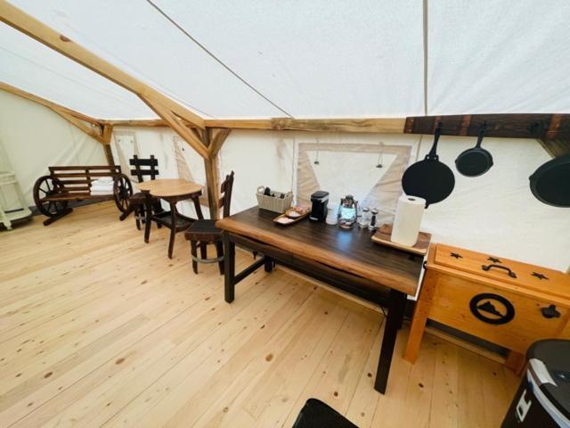 Umpqua'S Last Resort - Wilderness Cabins, Rv Park & Glamping Idleyld Park Екстер'єр фото