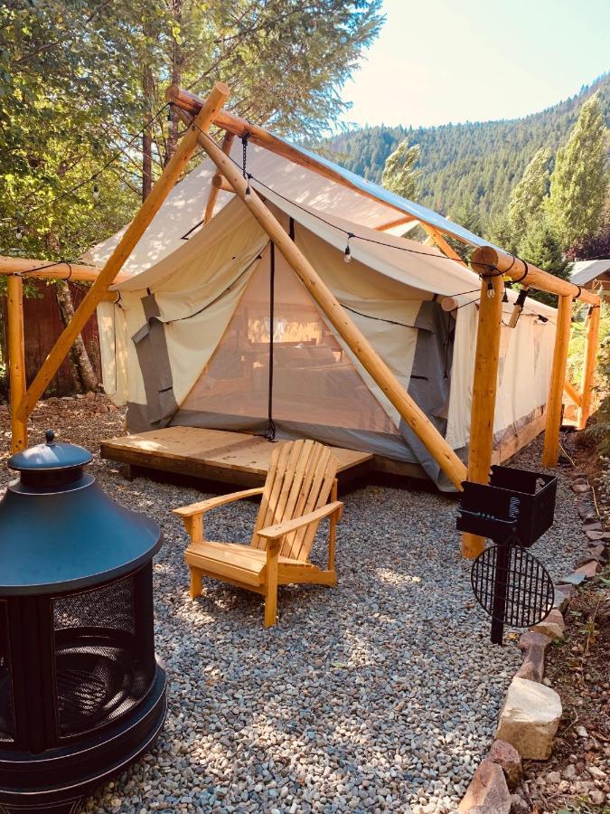 Umpqua'S Last Resort - Wilderness Cabins, Rv Park & Glamping Idleyld Park Екстер'єр фото