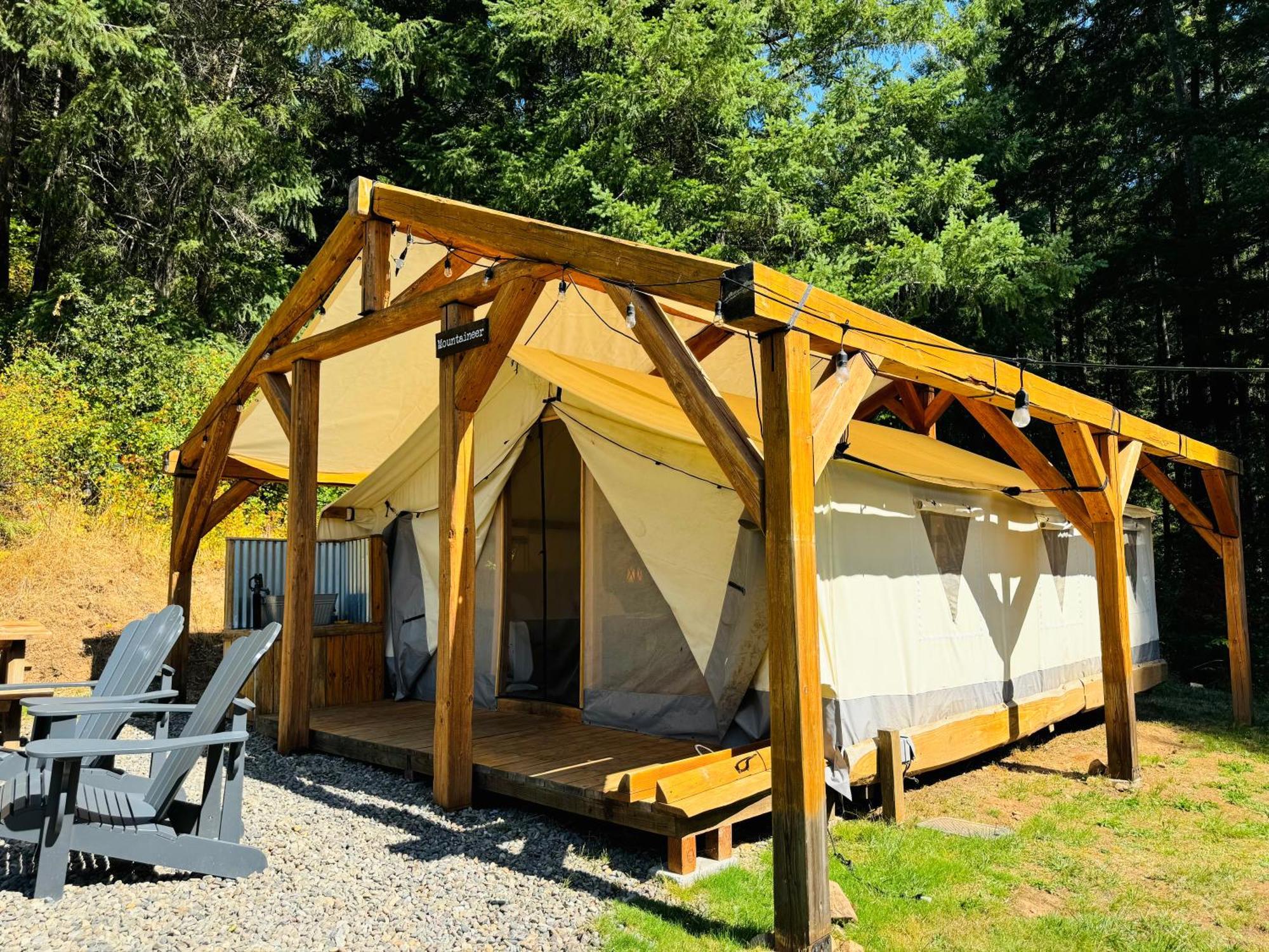 Umpqua'S Last Resort - Wilderness Cabins, Rv Park & Glamping Idleyld Park Екстер'єр фото