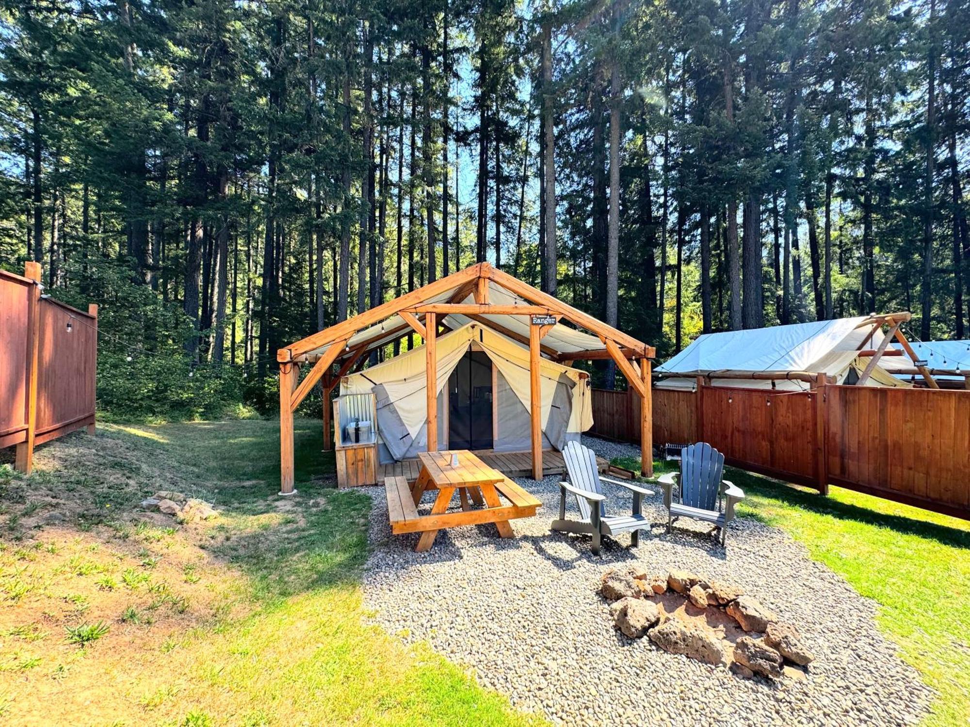 Umpqua'S Last Resort - Wilderness Cabins, Rv Park & Glamping Idleyld Park Екстер'єр фото