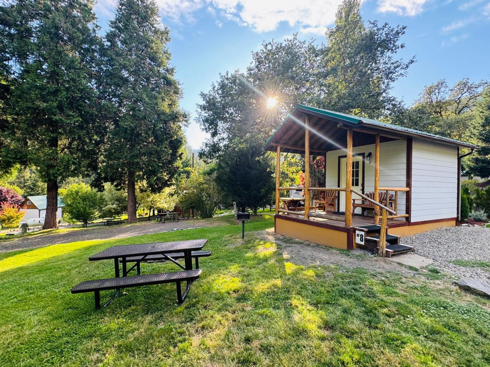 Umpqua'S Last Resort - Wilderness Cabins, Rv Park & Glamping Idleyld Park Екстер'єр фото