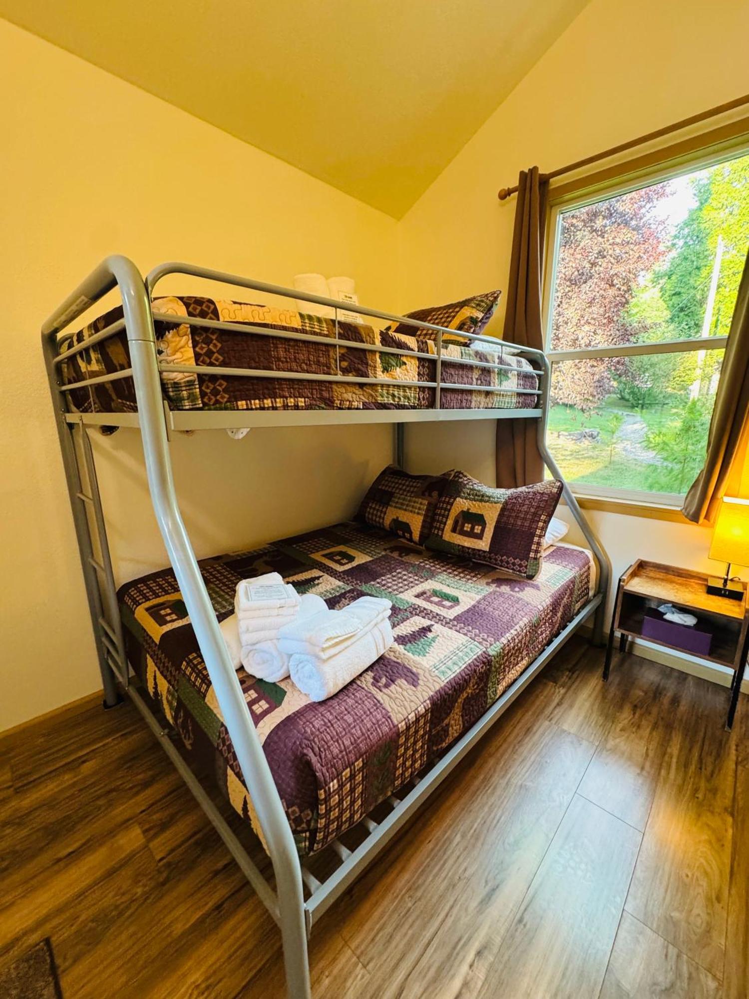 Umpqua'S Last Resort - Wilderness Cabins, Rv Park & Glamping Idleyld Park Екстер'єр фото