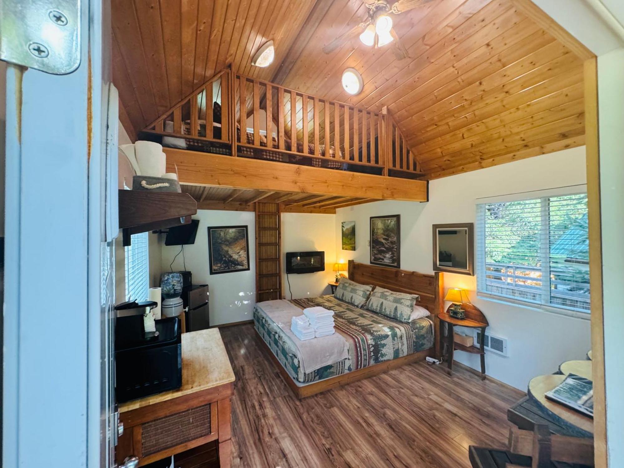 Umpqua'S Last Resort - Wilderness Cabins, Rv Park & Glamping Idleyld Park Екстер'єр фото