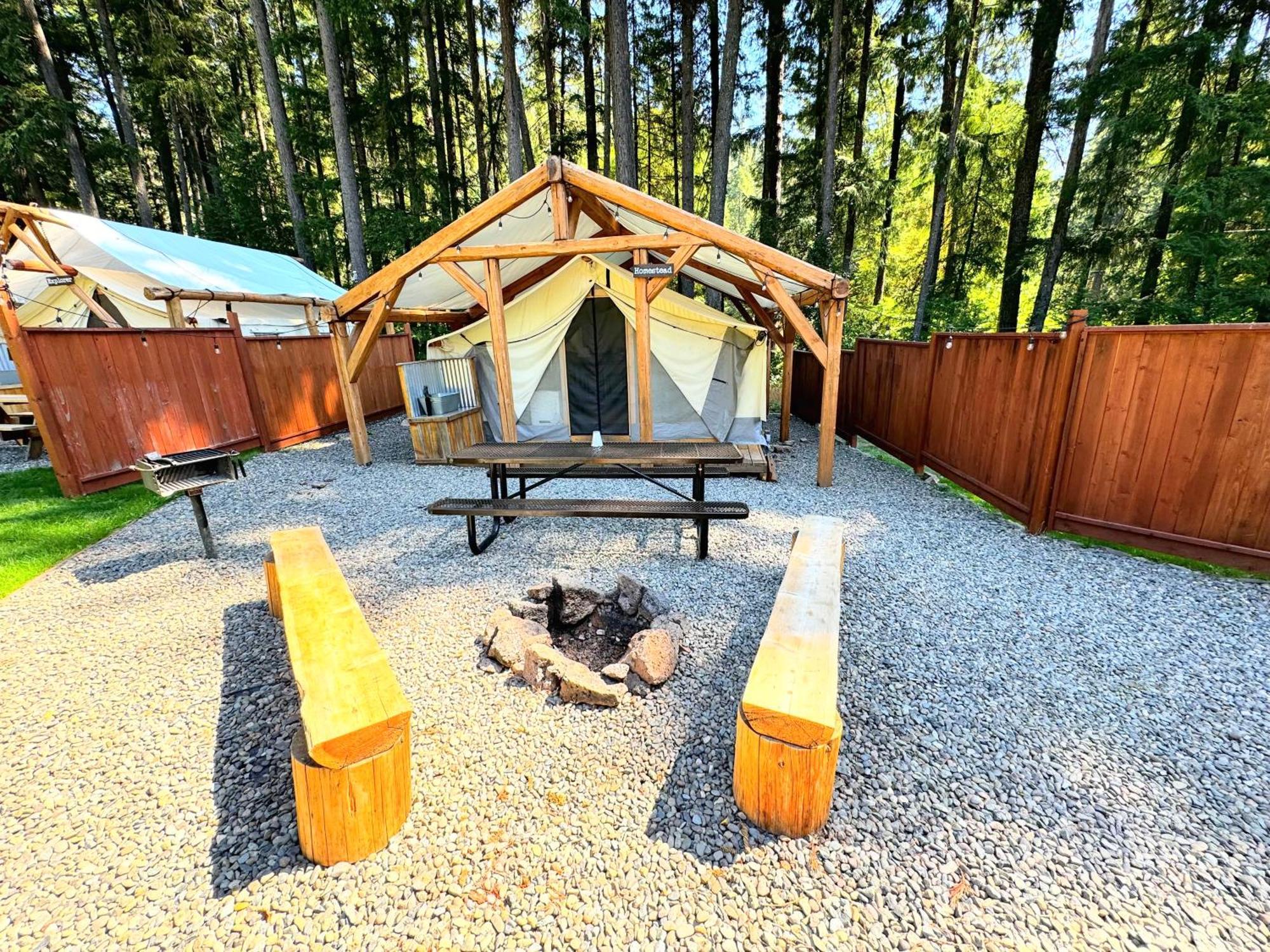 Umpqua'S Last Resort - Wilderness Cabins, Rv Park & Glamping Idleyld Park Екстер'єр фото